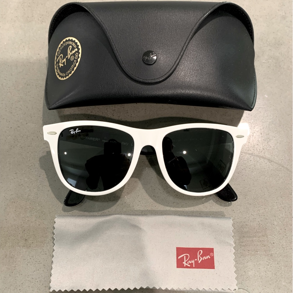 RAY-BAN WAYFARER WHITE/BLACK